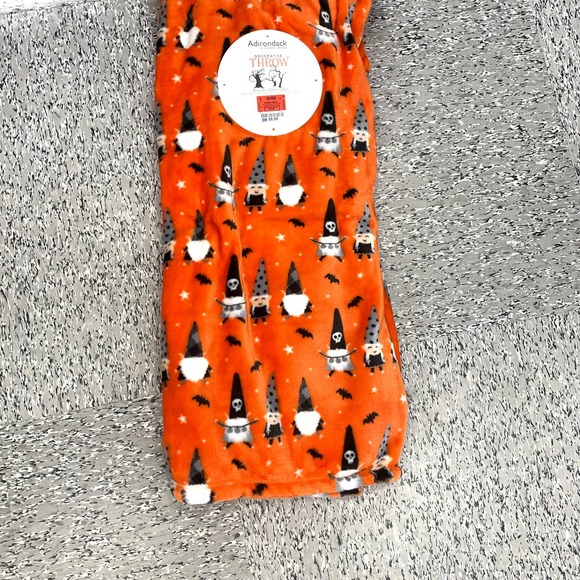 Berskshire Halloween Gnomes Bats Stars Decorative Plush Throw Blanket Spooky NEW - Picture 9 of 10